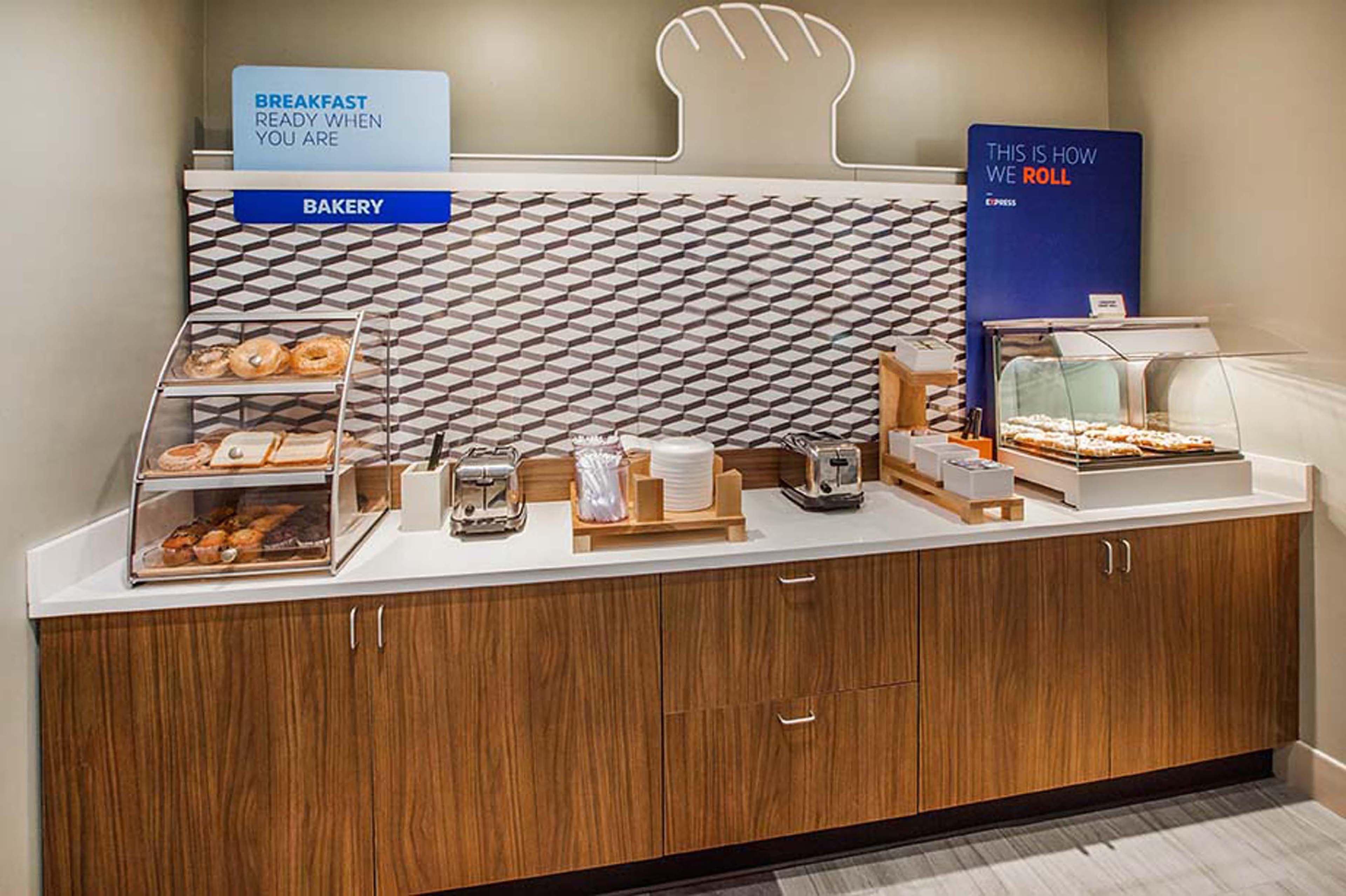 Holiday Inn Express Baton Rouge North By Ihg Zachary Bagian luar foto