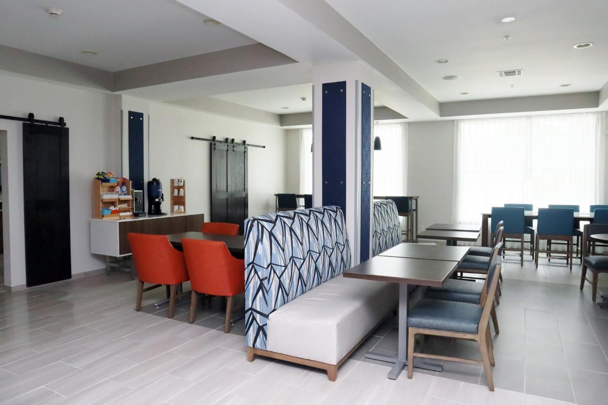 Holiday Inn Express Baton Rouge North By Ihg Zachary Bagian luar foto