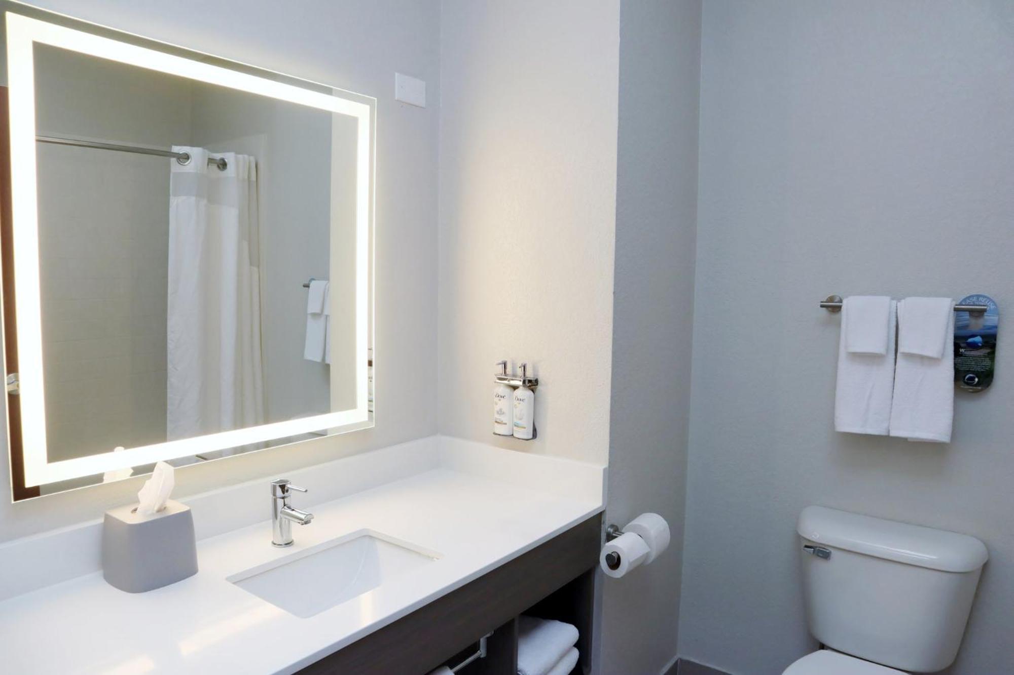 Holiday Inn Express Baton Rouge North By Ihg Zachary Bagian luar foto